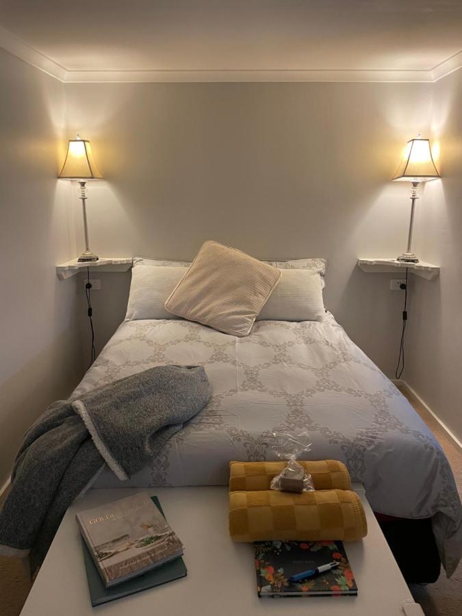 Churchill'S B&B Twin Spa Getaway Studio Суонси Экстерьер фото